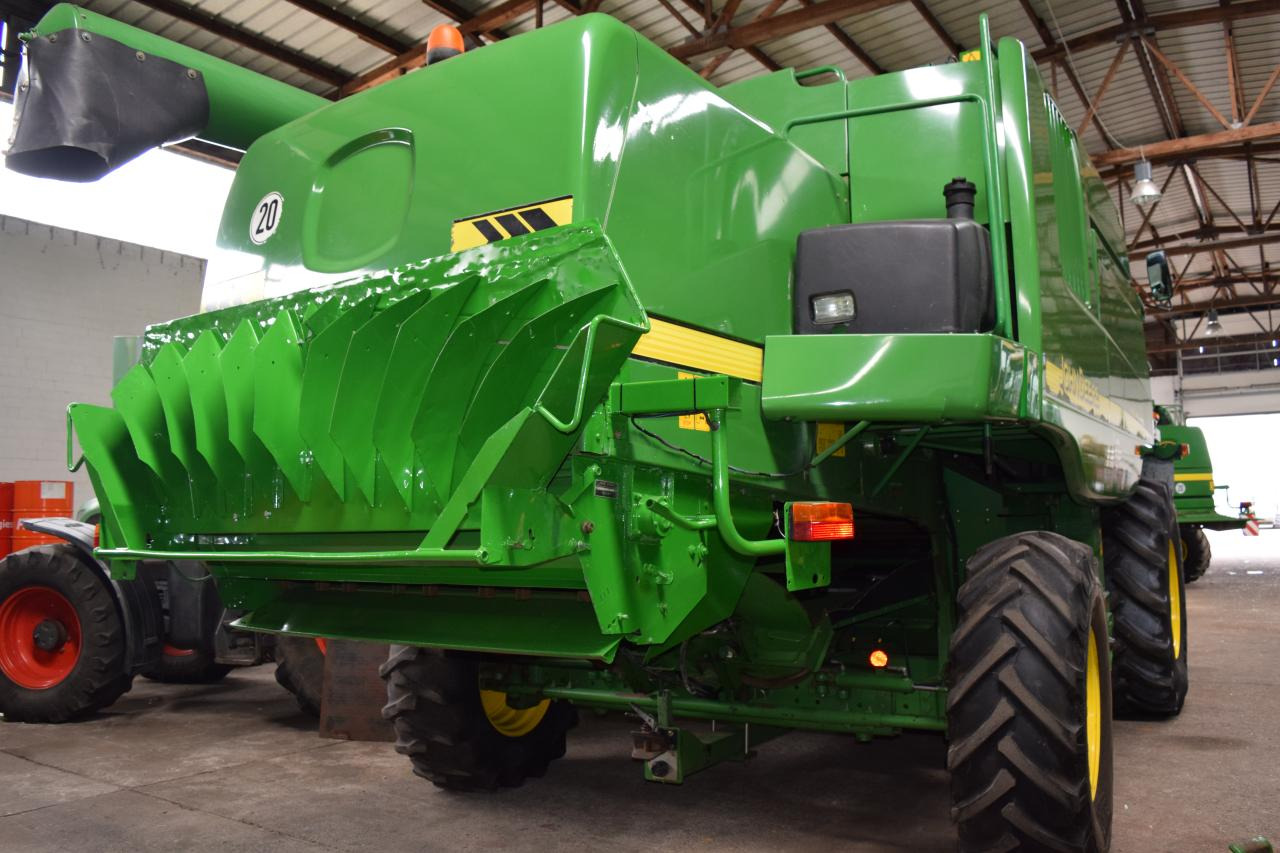 John Deere 9640 WTS - Autokombajnë: foto 3 John Deere 9640 WTS - Autokombajnë: foto 3