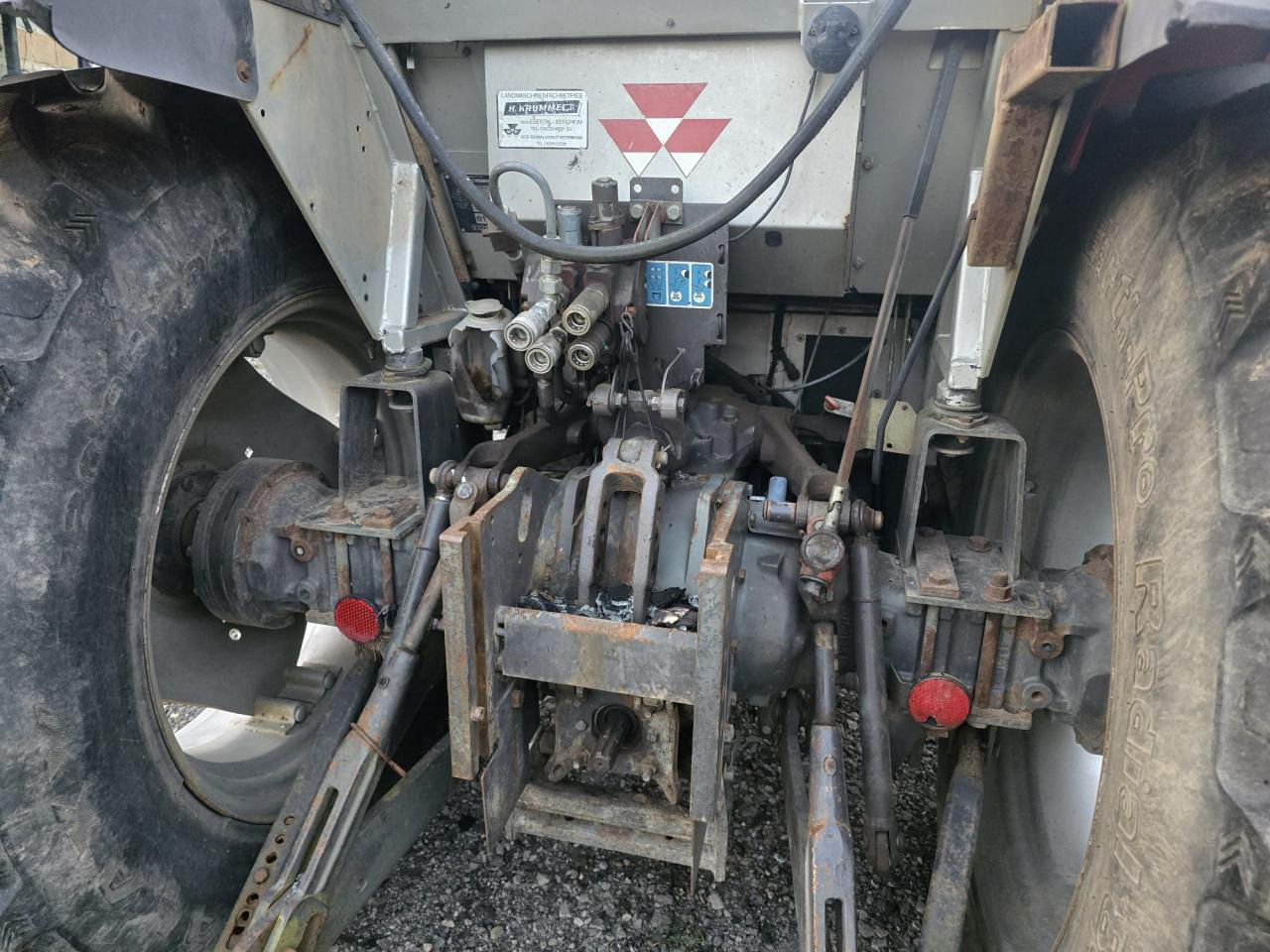 Massey Ferguson MF 390 T *Brandschaden* - Traktor: foto 3 Massey Ferguson MF 390 T *Brandschaden* - Traktor: foto 3