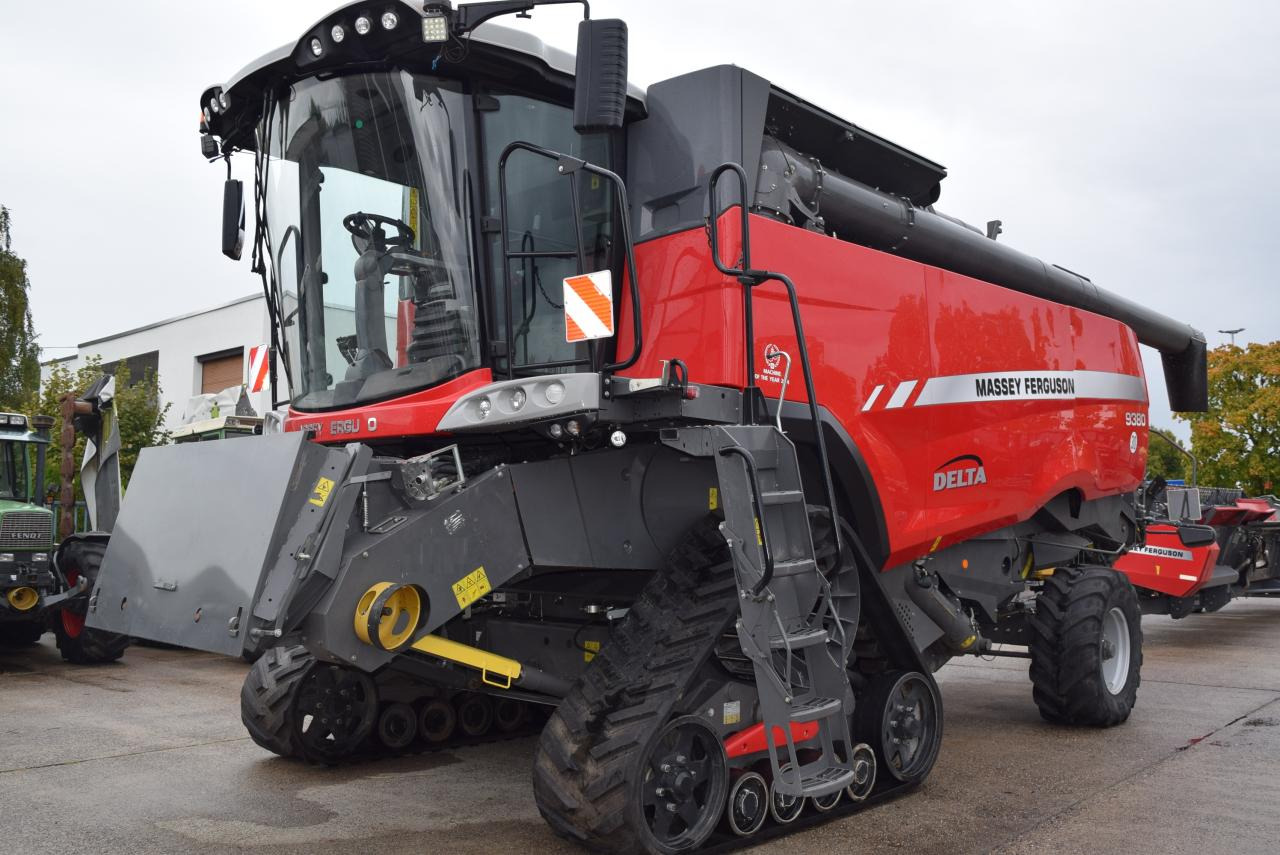Massey Ferguson MF 9380 Delta Hybrid - Autokombajnë: foto 1 Massey Ferguson MF 9380 Delta Hybrid - Autokombajnë: foto 1