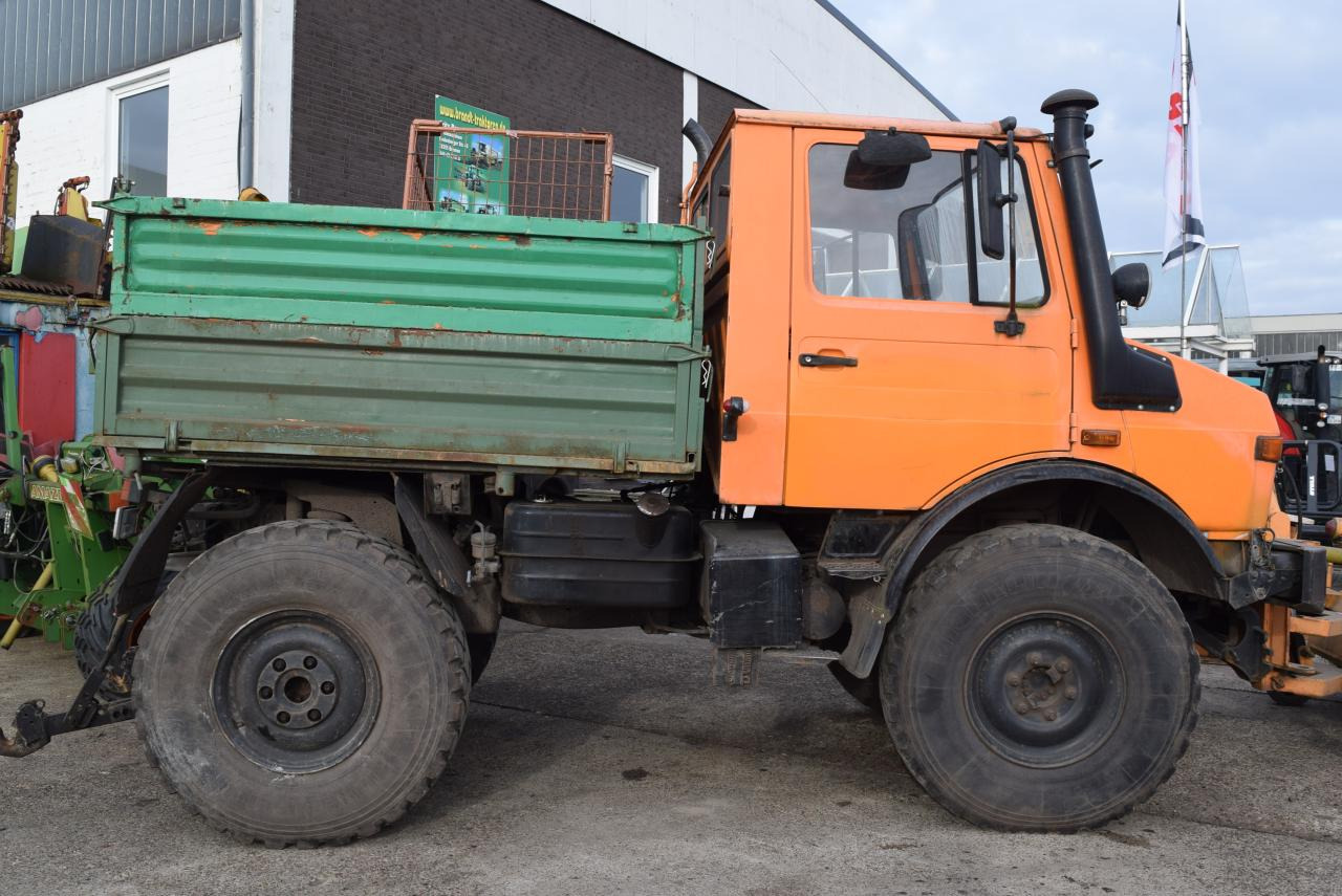 Mercedes-Benz Unimog U 1200 - Traktor: foto 4 Mercedes-Benz Unimog U 1200 - Traktor: foto 4