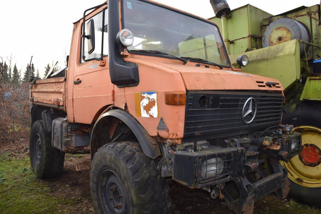 Mercedes-Benz Unimog U 1200 - Traktor: foto 1 Mercedes-Benz Unimog U 1200 - Traktor: foto 1