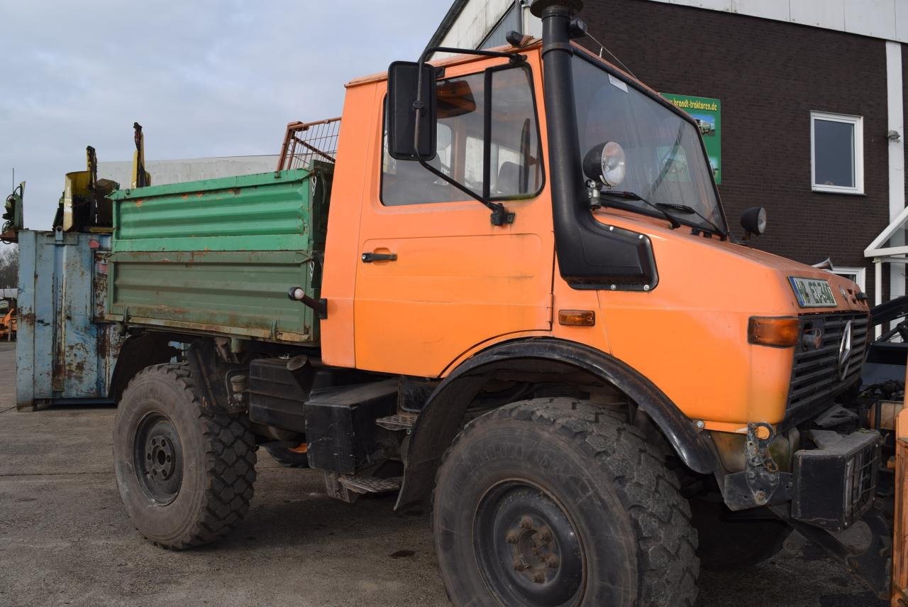 Mercedes-Benz Unimog U 1200 - Traktor: foto 1 Mercedes-Benz Unimog U 1200 - Traktor: foto 1