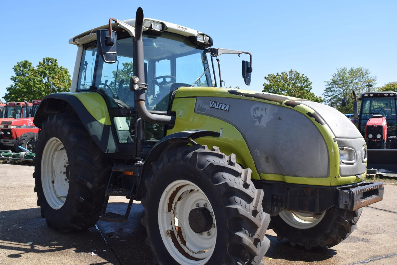 Valtra T120 - Traktor: foto 1 Valtra T120 - Traktor: foto 1