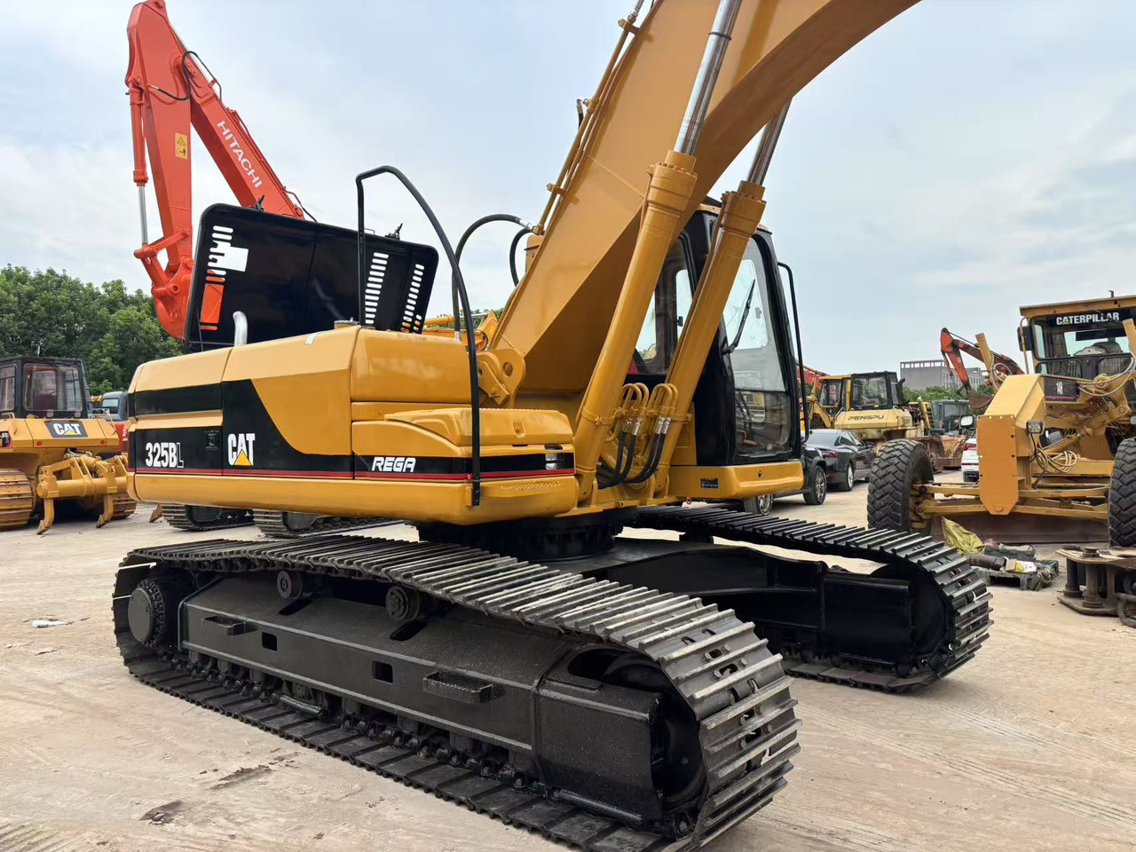 CATERPILLAR 325B - Ekskavator me zinxhirë: foto 5 CATERPILLAR 325B - Ekskavator me zinxhirë: foto 5