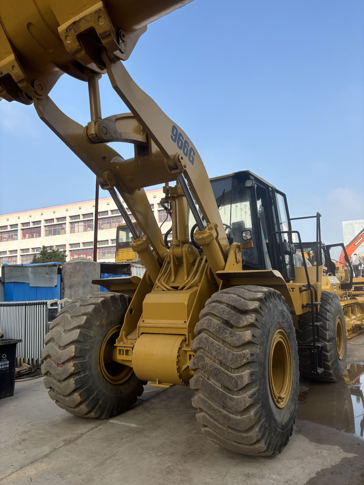 CATERPILLAR 966G - Fadrom me goma: foto 1 CATERPILLAR 966G - Fadrom me goma: foto 1