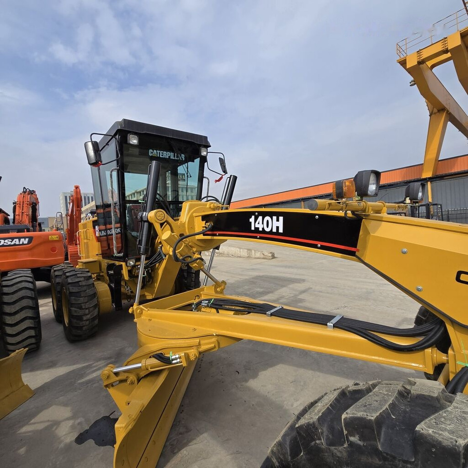 Caterpillar 140H - Makinë niveluese: foto 4 Caterpillar 140H - Makinë niveluese: foto 4