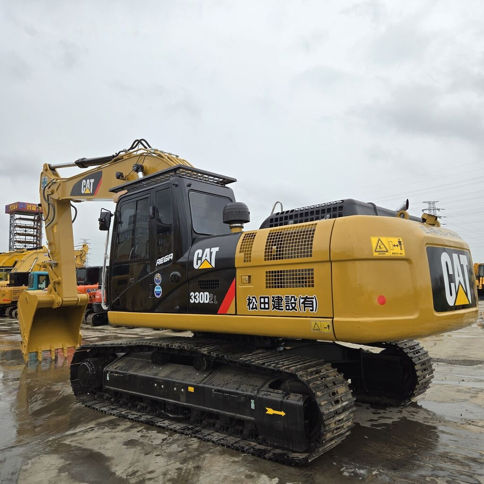 Caterpillar 330D2 - Ekskavator me zinxhirë: foto 3 Caterpillar 330D2 - Ekskavator me zinxhirë: foto 3
