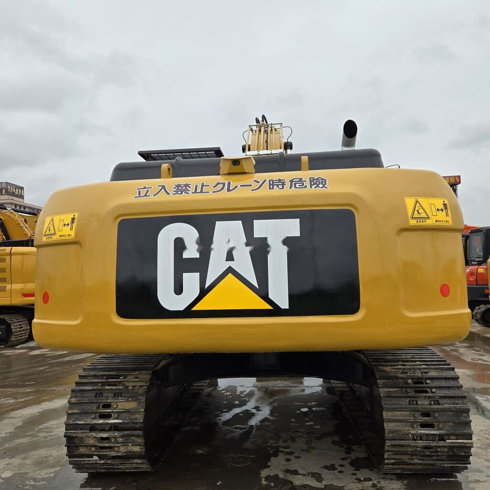Caterpillar 330D2 - Ekskavator me zinxhirë: foto 2 Caterpillar 330D2 - Ekskavator me zinxhirë: foto 2