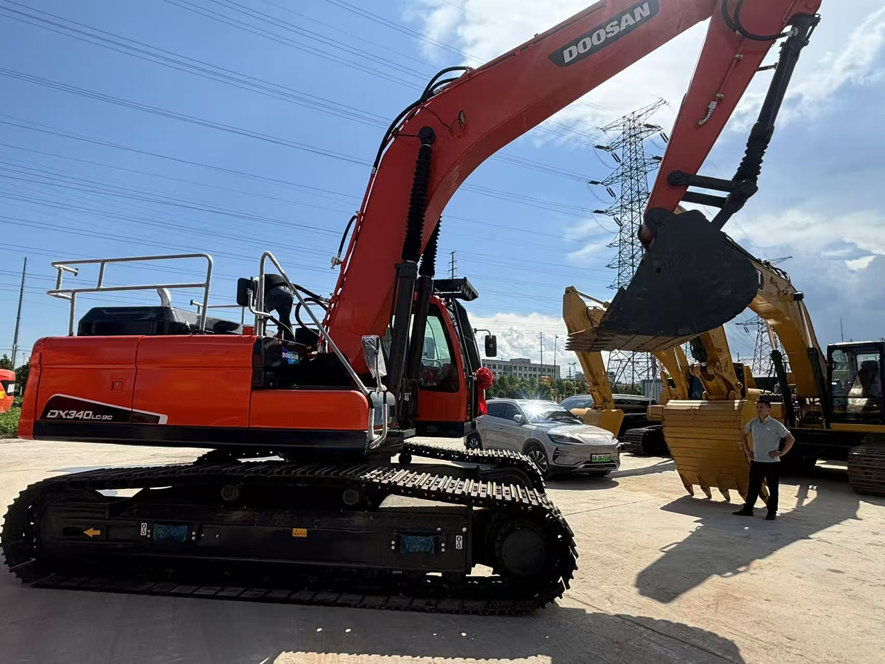 DOOSAN DX340LC-9C - Ekskavator me zinxhirë: foto 3 DOOSAN DX340LC-9C - Ekskavator me zinxhirë: foto 3