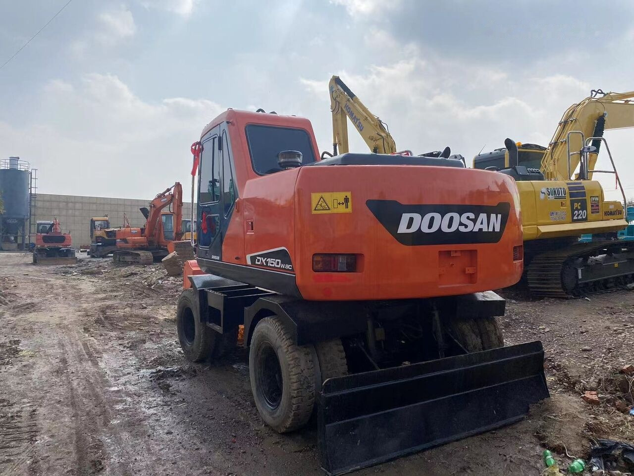 Ekskavator me goma Doosan DX150W: foto 6
