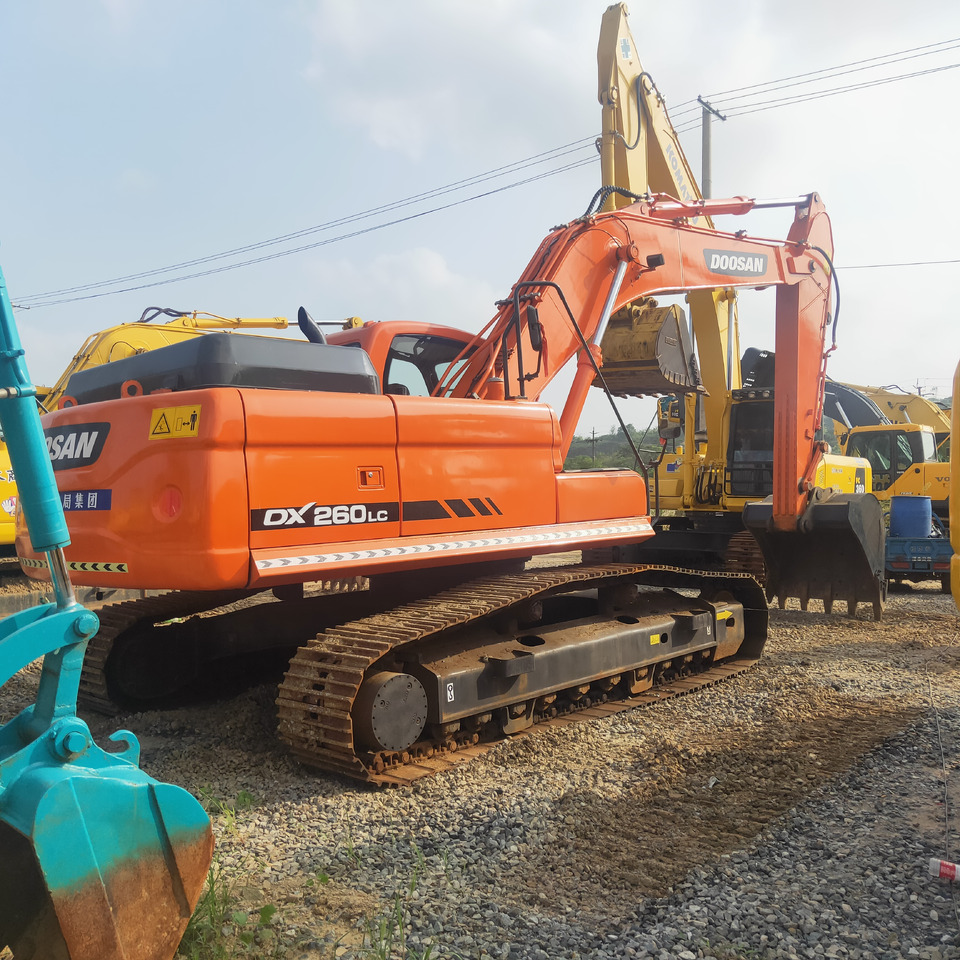 Doosan DX260LC - Ekskavator me zinxhirë: foto 4 Doosan DX260LC - Ekskavator me zinxhirë: foto 4