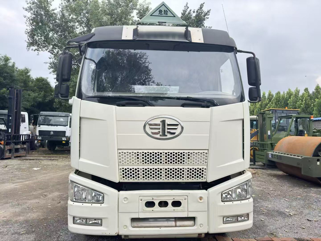 FAW tanker truck - Autobot: foto 5 FAW tanker truck - Autobot: foto 5