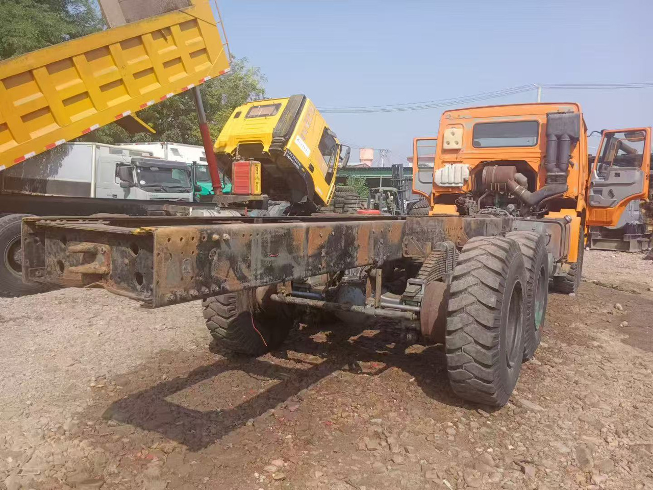 SINOTRUK HOWO - Gjysmë-kamion: foto 5 SINOTRUK HOWO - Gjysmë-kamion: foto 5