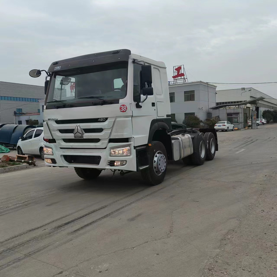 SINOTRUK HOWO trailer head - Gjysmë-kamion: foto 2 SINOTRUK HOWO trailer head - Gjysmë-kamion: foto 2