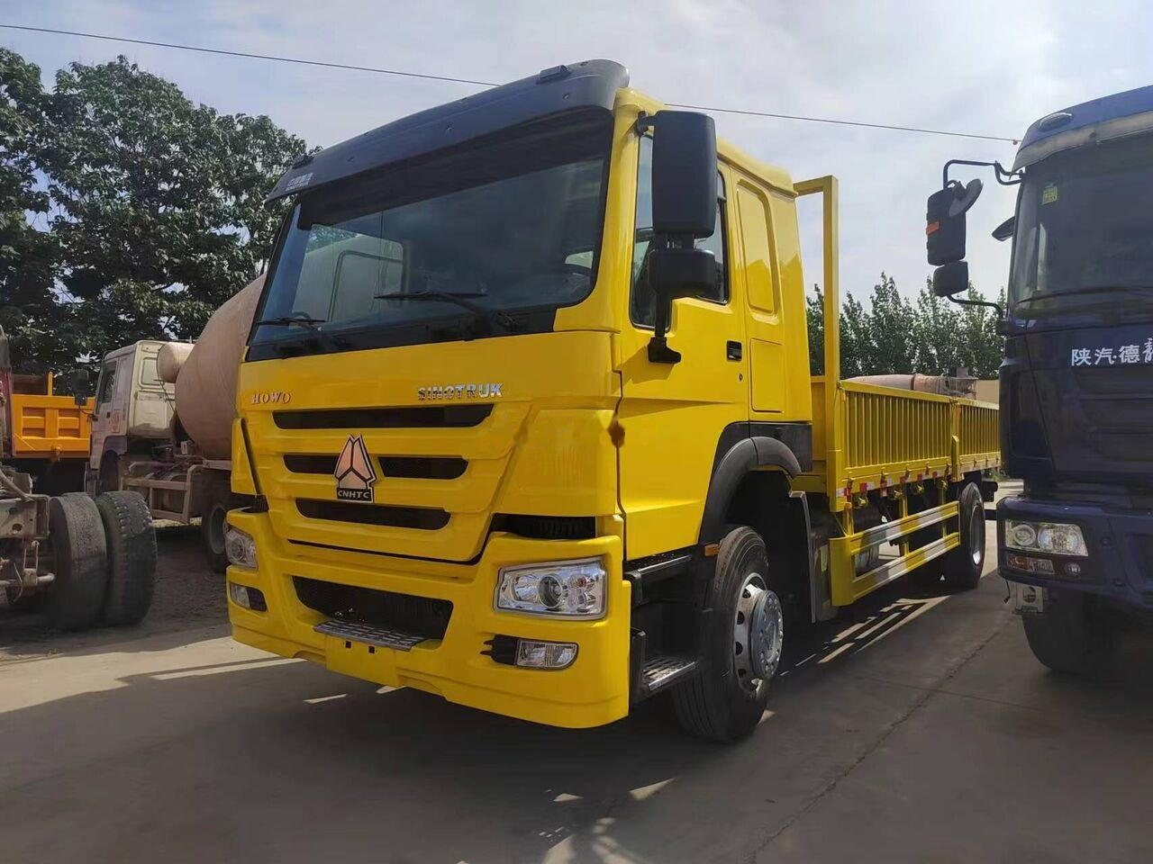 Sinotruk Howo - Gjysmë-kamion: foto 3 Sinotruk Howo - Gjysmë-kamion: foto 3