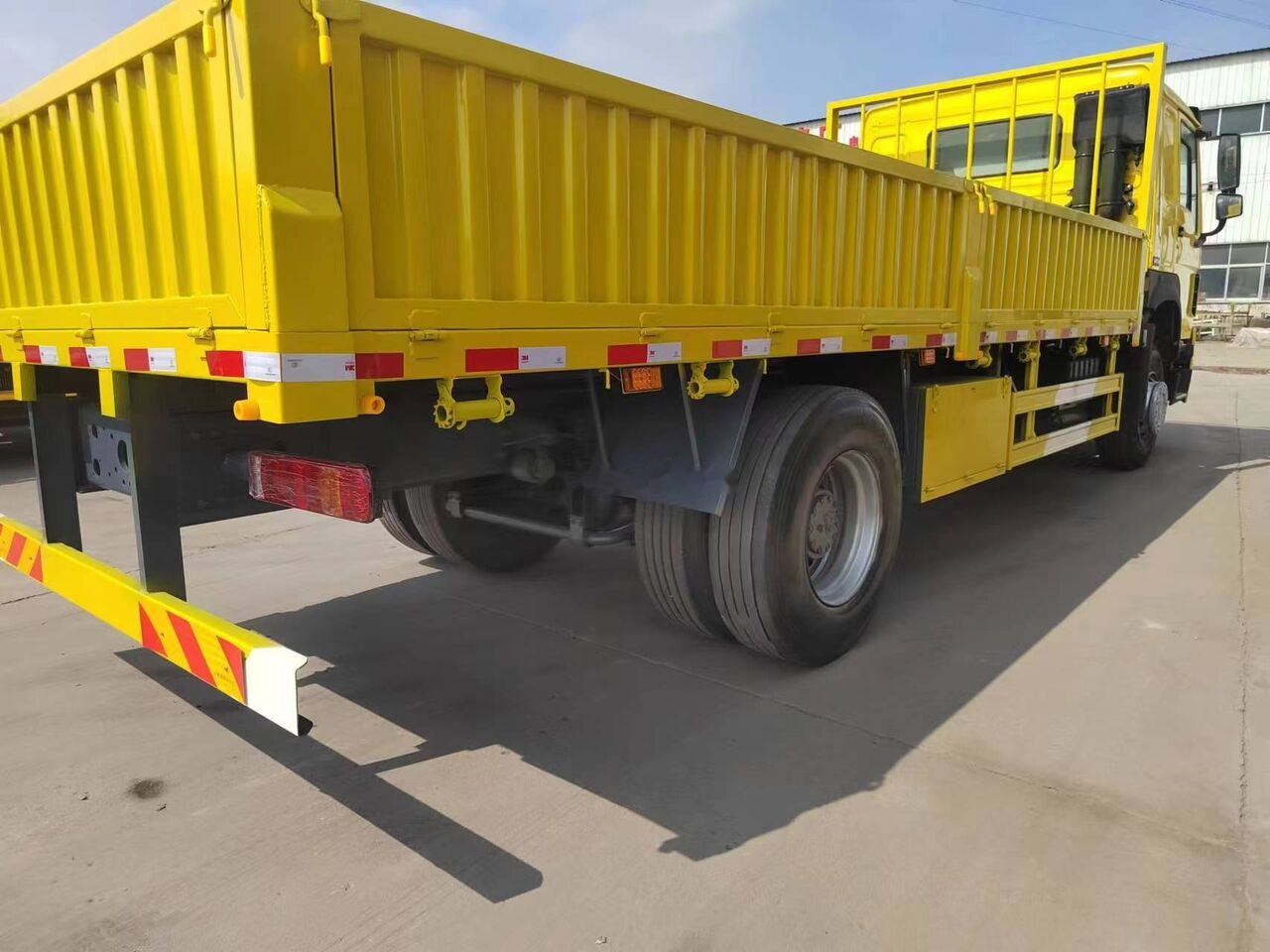Sinotruk Howo - Gjysmë-kamion: foto 5 Sinotruk Howo - Gjysmë-kamion: foto 5