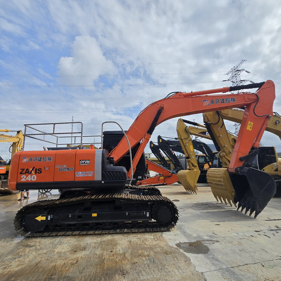 HITACHI ZX240 - Ekskavator me zinxhirë: foto 4 HITACHI ZX240 - Ekskavator me zinxhirë: foto 4