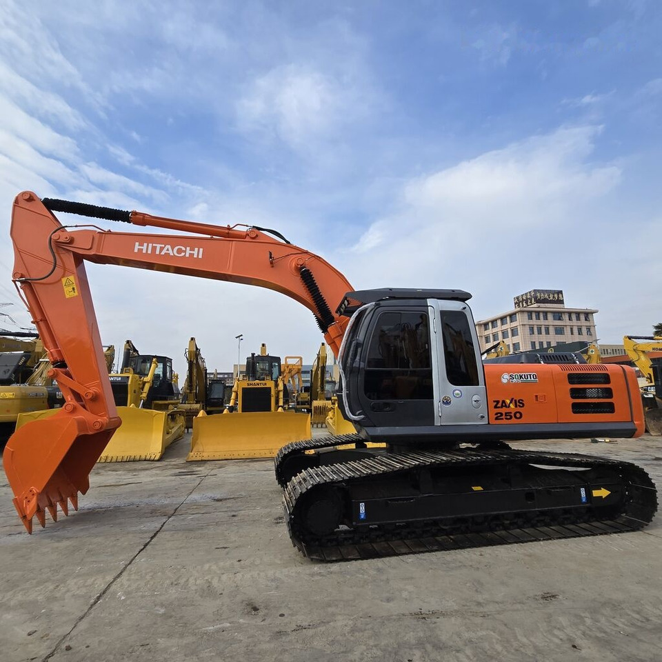Hitachi ZX250 - Ekskavator me zinxhirë: foto 5 Hitachi ZX250 - Ekskavator me zinxhirë: foto 5