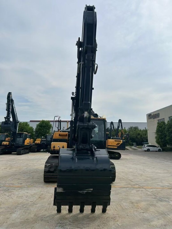 Hyundai HX220 - Ekskavator me zinxhirë: foto 4 Hyundai HX220 - Ekskavator me zinxhirë: foto 4