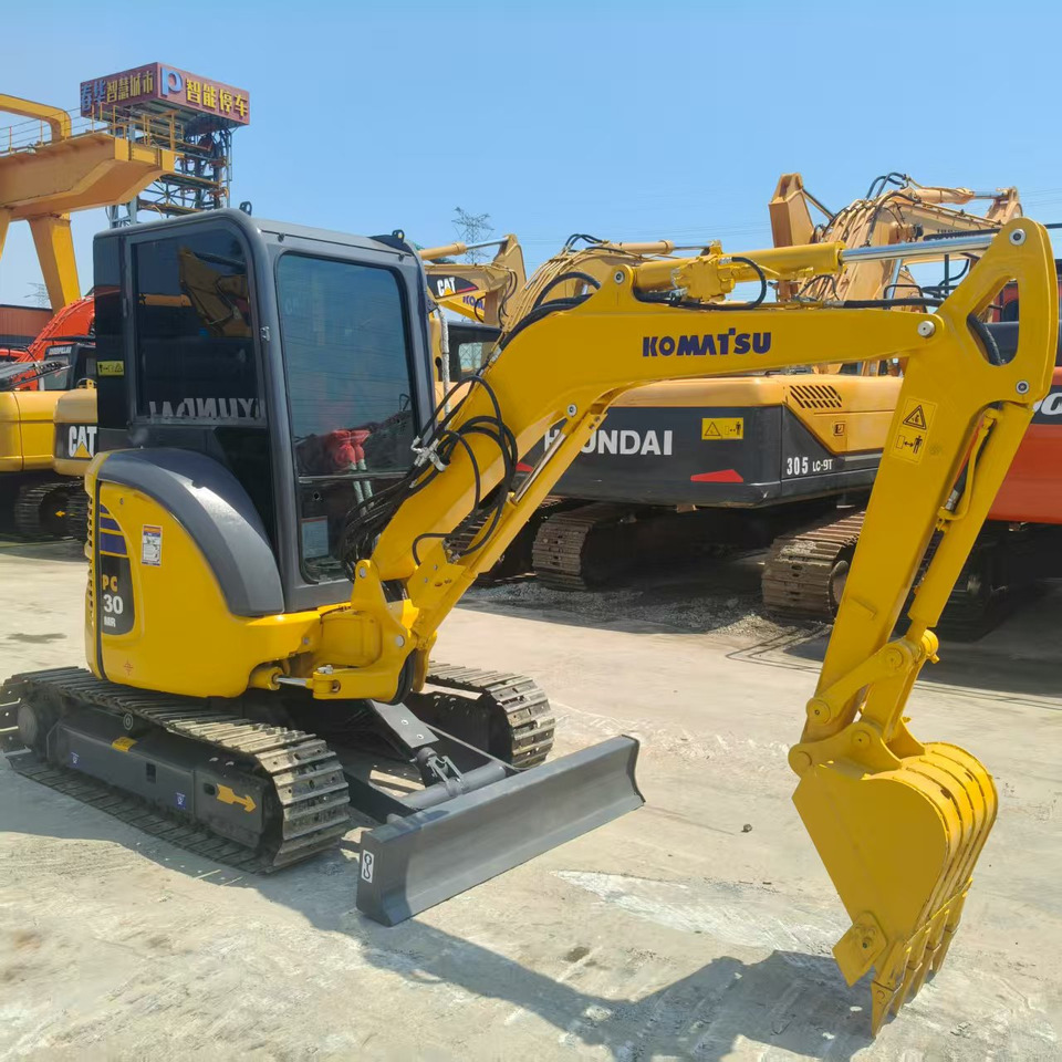 KOMATSU PC30 - Miniekskavator: foto 1 KOMATSU PC30 - Miniekskavator: foto 1