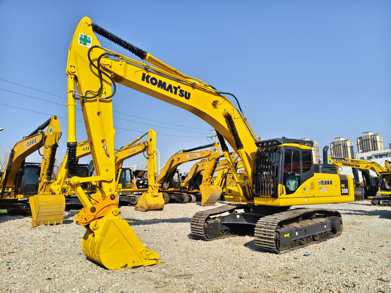 KOMATSU PC300-7 - Ekskavator me zinxhirë: foto 3 KOMATSU PC300-7 - Ekskavator me zinxhirë: foto 3