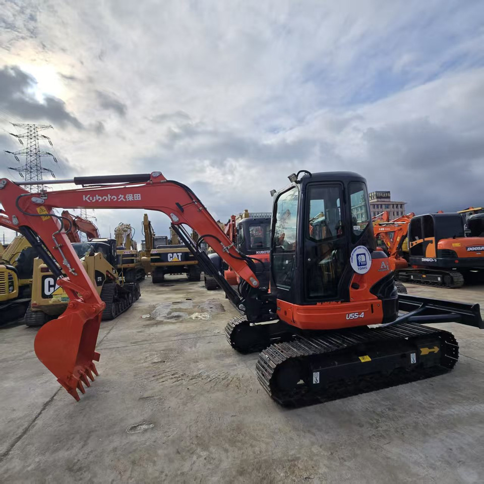 KUBOTA U55-4 - Miniekskavator: foto 1 KUBOTA U55-4 - Miniekskavator: foto 1