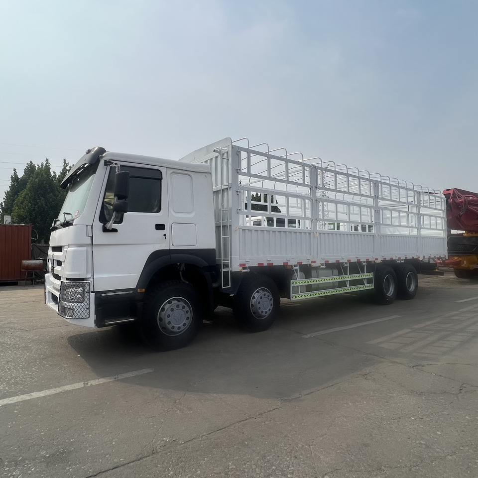 SINOTRUK HOWO 8*4 Fence Truck - Kamioni: foto 4 SINOTRUK HOWO 8*4 Fence Truck - Kamioni: foto 4