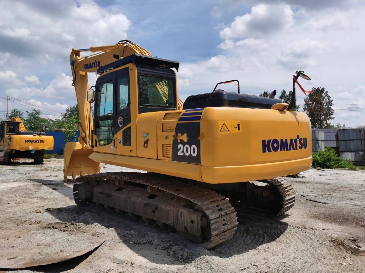 Komatsu PC200 - Ekskavator me zinxhirë: foto 2 Komatsu PC200 - Ekskavator me zinxhirë: foto 2