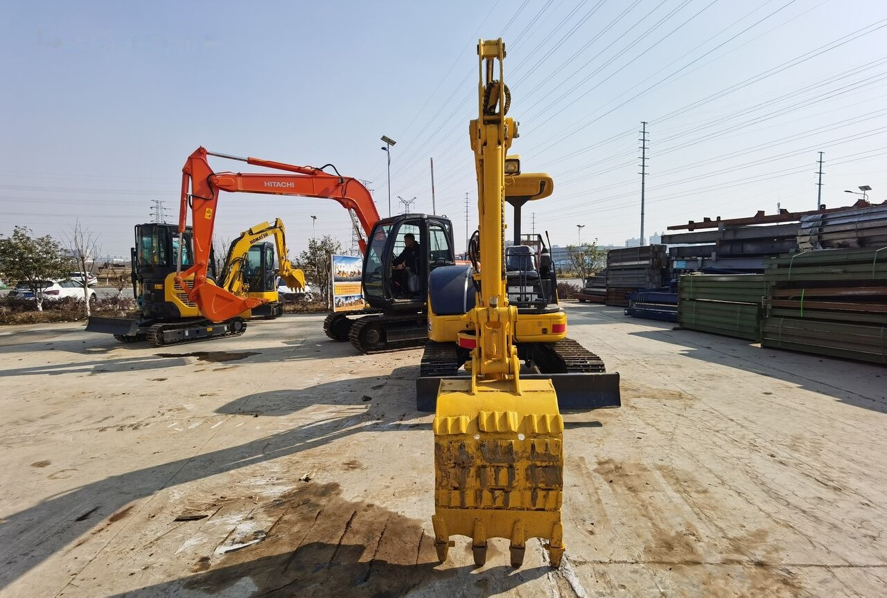 Miniekskavator Komatsu PC40MR: foto 8