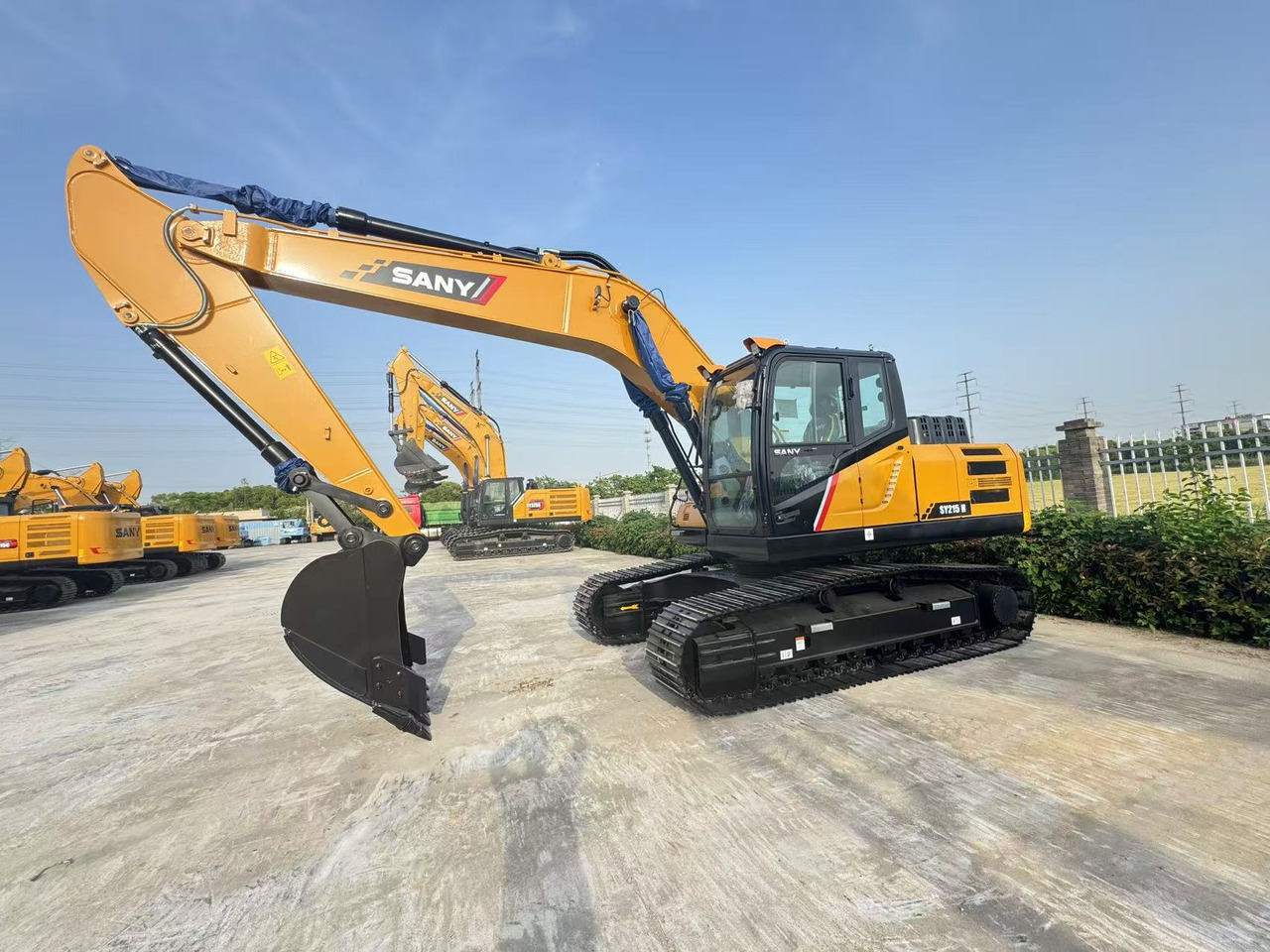 SANY SY215H - Ekskavator me zinxhirë: foto 4 SANY SY215H - Ekskavator me zinxhirë: foto 4