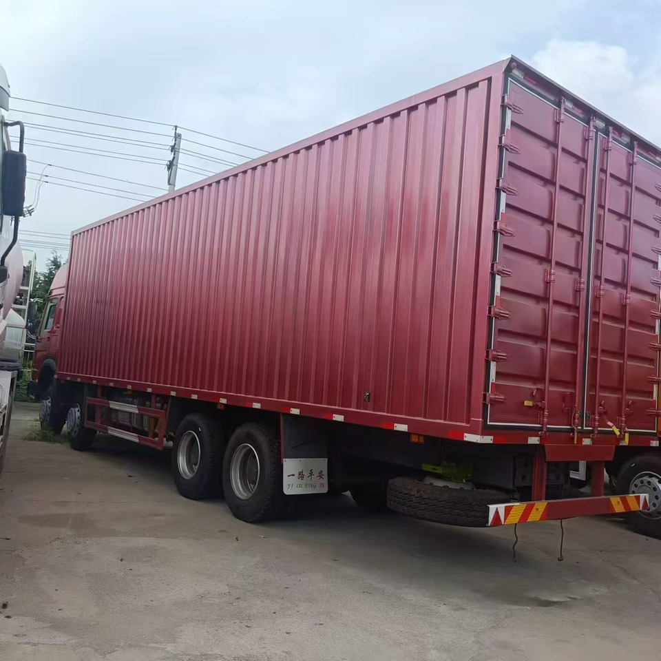 SINOTRUK HOWO - Kamion vagonetë: foto 3 SINOTRUK HOWO - Kamion vagonetë: foto 3