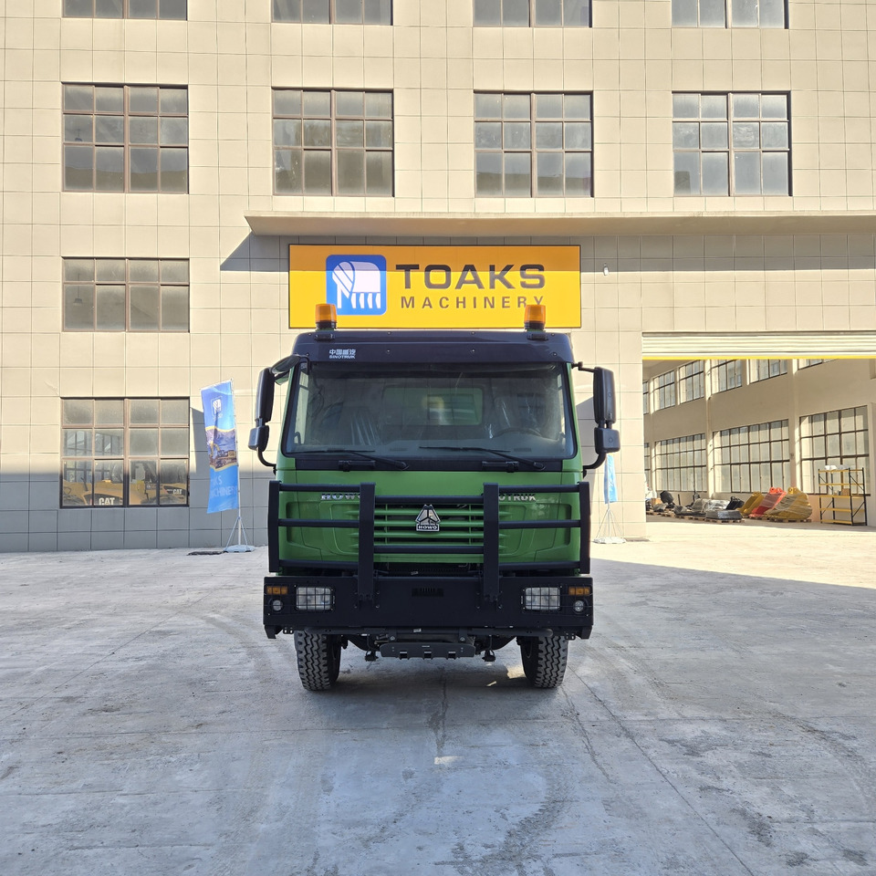 SINOTRUK HOWO - Kamion vetëshkarkues: foto 2 SINOTRUK HOWO - Kamion vetëshkarkues: foto 2