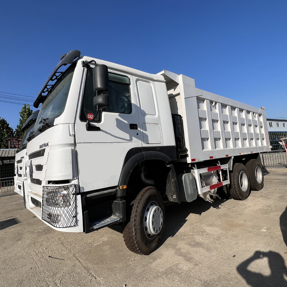 SINOTRUK HOWO - Kamion vetëshkarkues: foto 4 SINOTRUK HOWO - Kamion vetëshkarkues: foto 4