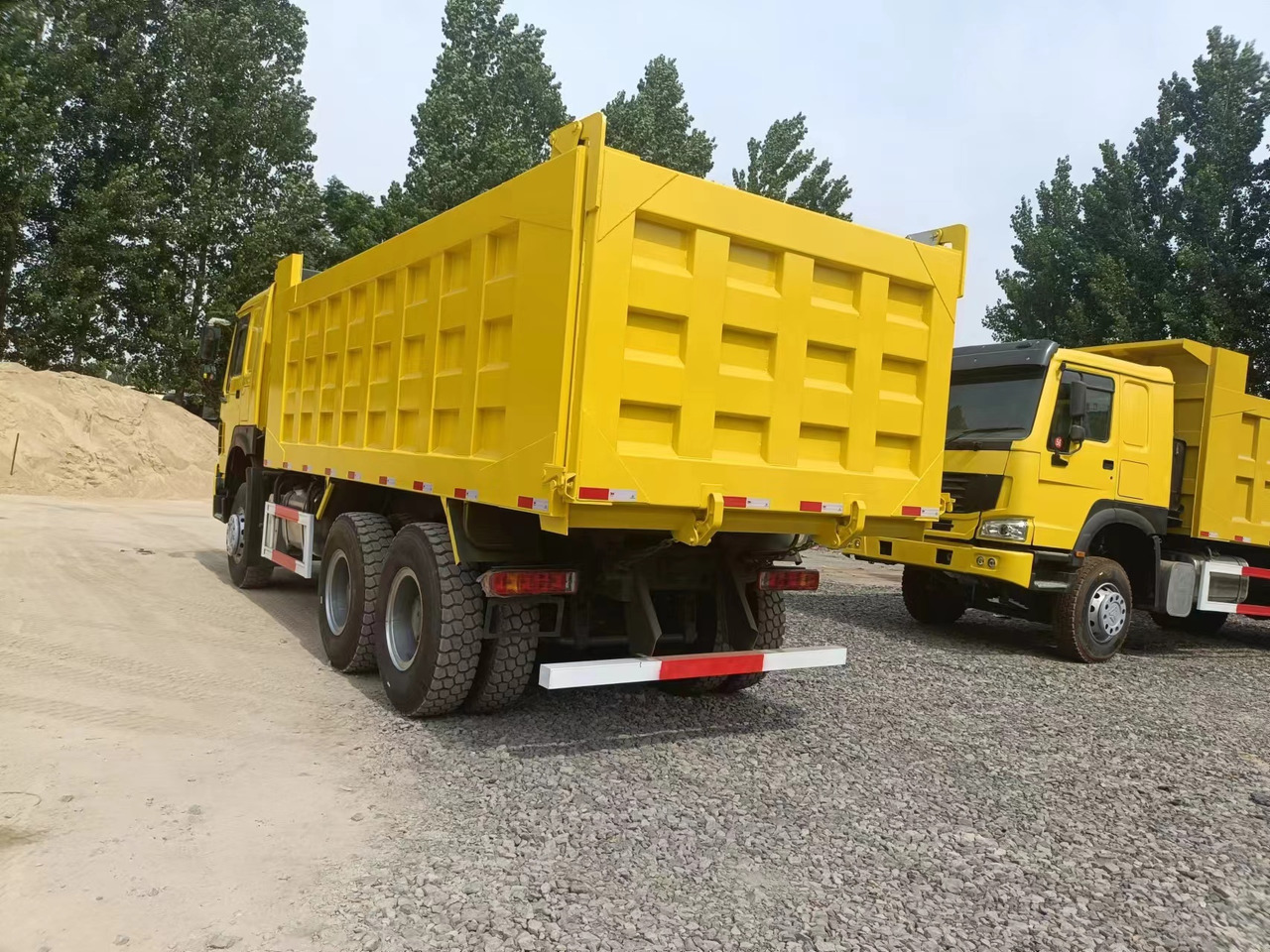Kamion vetëshkarkues i ri SINOTRUK HOWO: foto 8