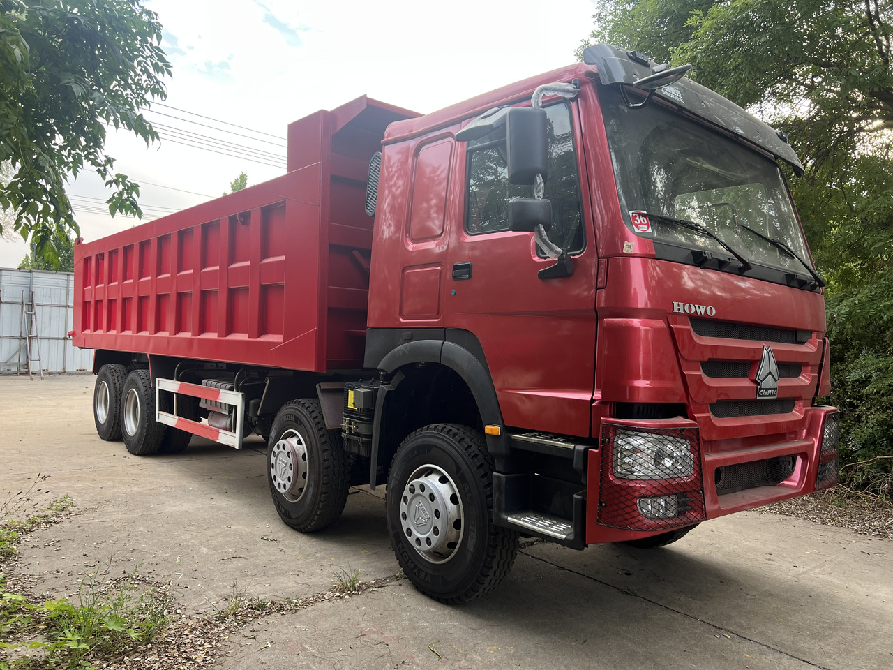 SINOTRUK Howo - Kamion vetëshkarkues: foto 5 SINOTRUK Howo - Kamion vetëshkarkues: foto 5