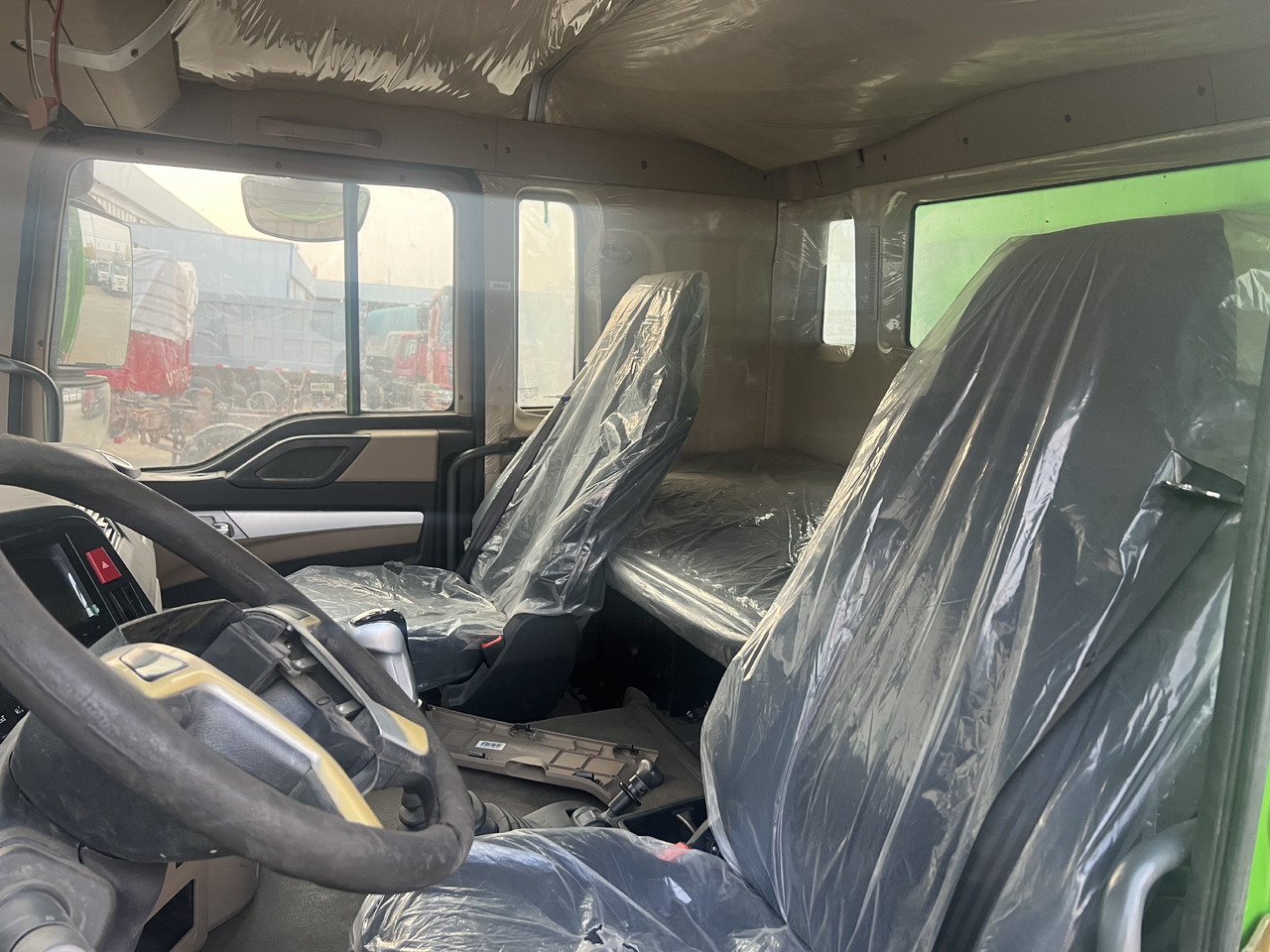 Kamion vetëshkarkues SINOTRUK TX 6x4: foto 9