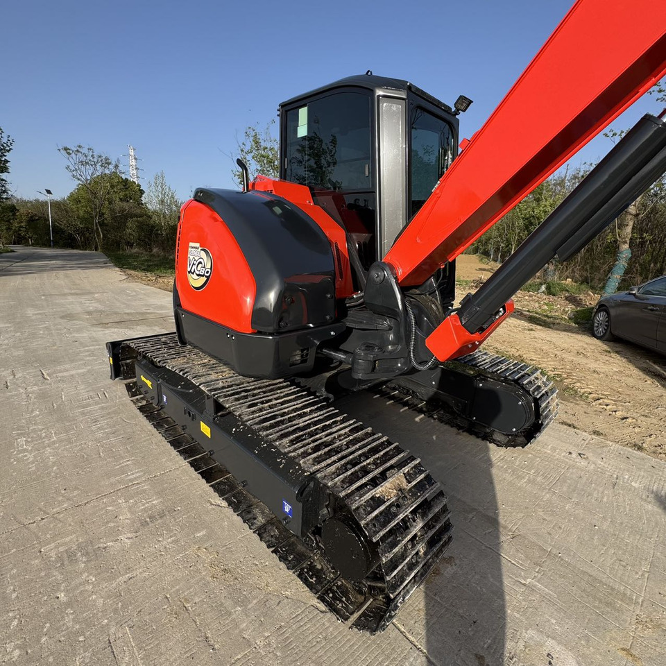 Yanmar Vio80 - Ekskavator me zinxhirë: foto 4 Yanmar Vio80 - Ekskavator me zinxhirë: foto 4