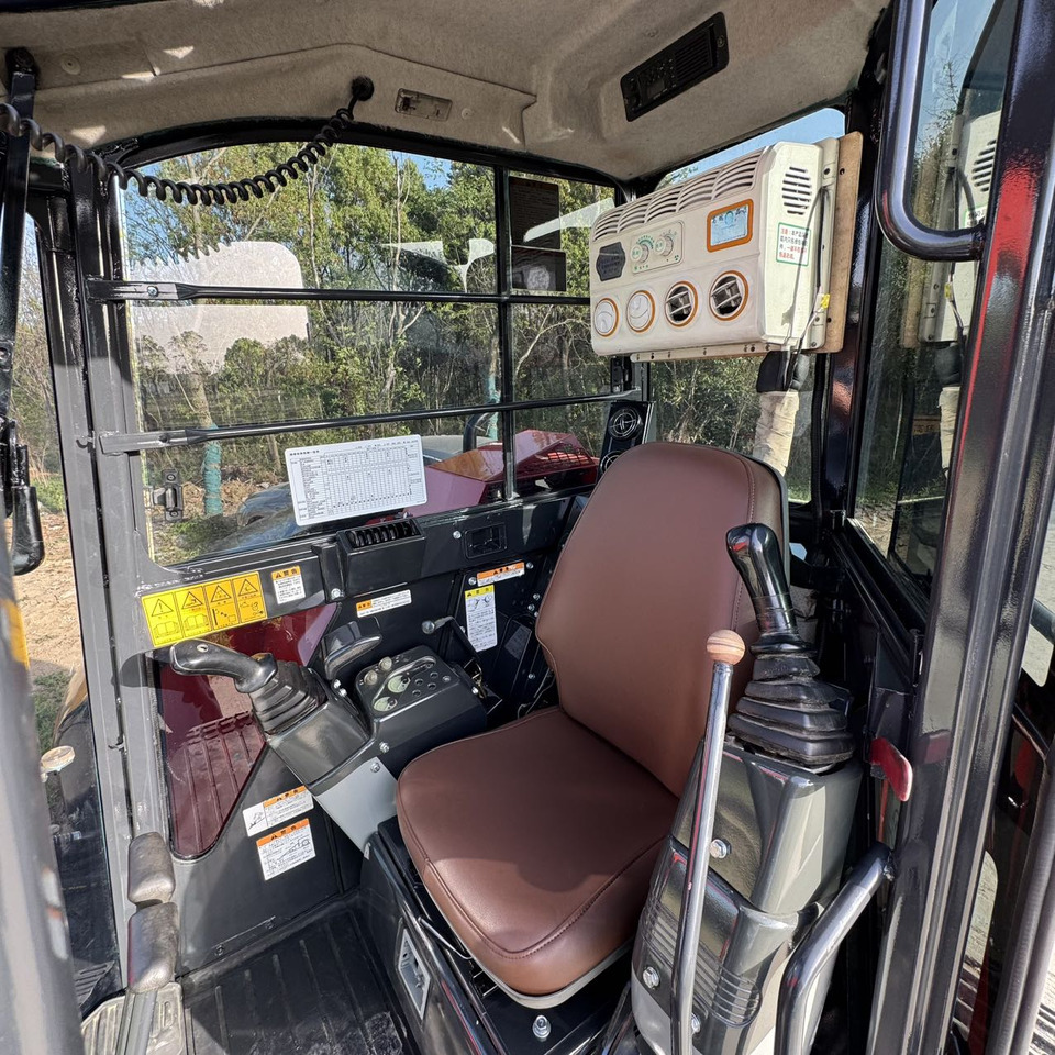 Yanmar Vio80 - Ekskavator me zinxhirë: foto 3 Yanmar Vio80 - Ekskavator me zinxhirë: foto 3