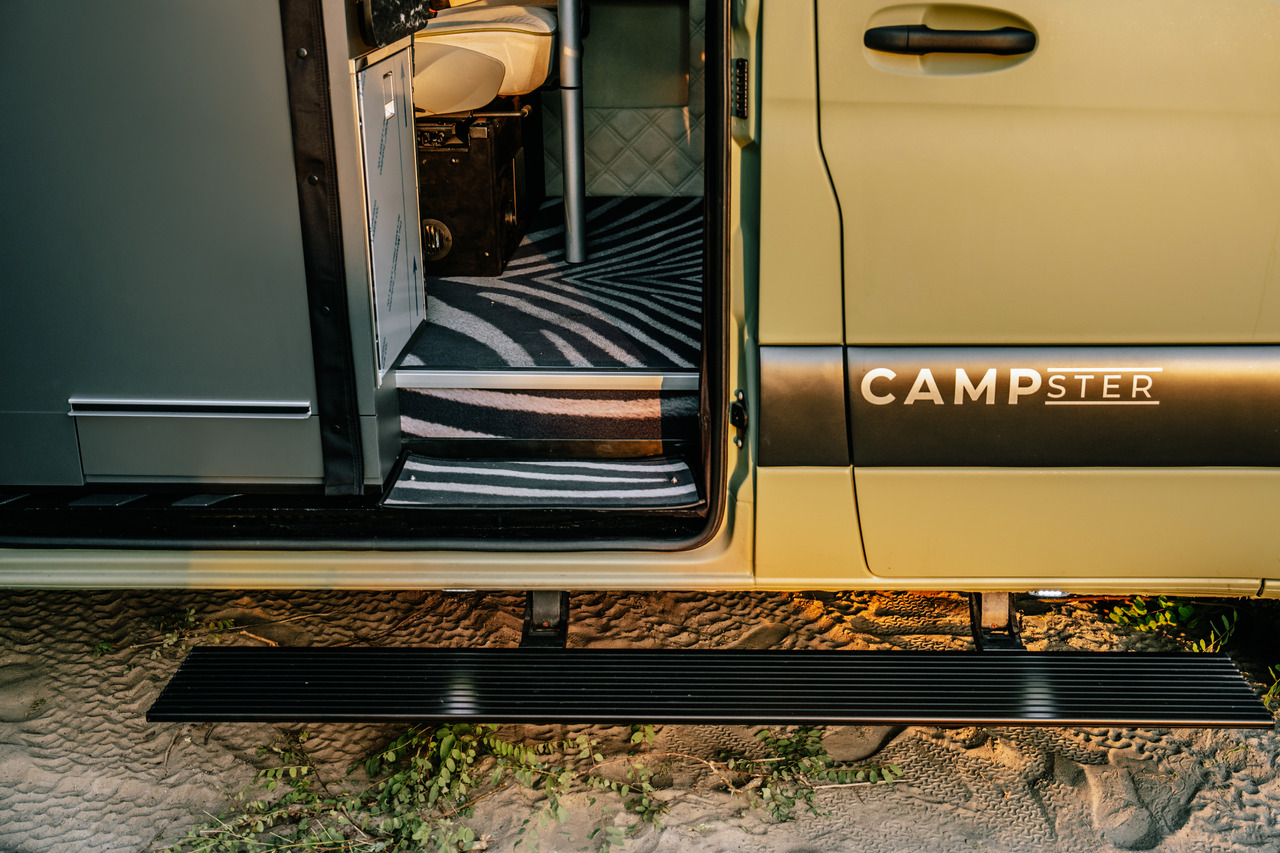 Mercedes-Benz Sprinter - Furgon kampingu: foto 4 Mercedes-Benz Sprinter - Furgon kampingu: foto 4