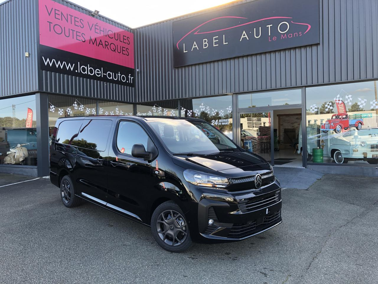 CITROEN Jumpy XL 2.0 BlueHDi - 180 S&S - BV EAT8 III CABINE APPROFONDIE Fixe PHASE 2 6 PLACES - Furgon: foto 1 CITROEN Jumpy XL 2.0 BlueHDi - 180 S&S - BV EAT8 III CABINE APPROFONDIE Fixe PHASE 2 6 PLACES - Furgon: foto 1