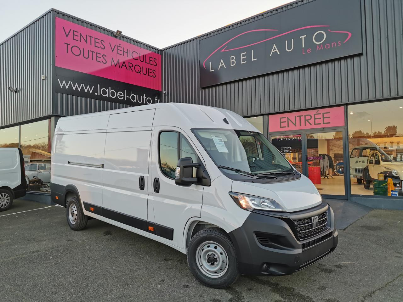 FIAT Ducato Tôlé Maxi 3.5 XL H2 2.2 - 140 S&S III FOURGON TOLE Fourgon Tôlé - Furgon: foto 1 FIAT Ducato Tôlé Maxi 3.5 XL H2 2.2 - 140 S&S III FOURGON TOLE Fourgon Tôlé - Furgon: foto 1