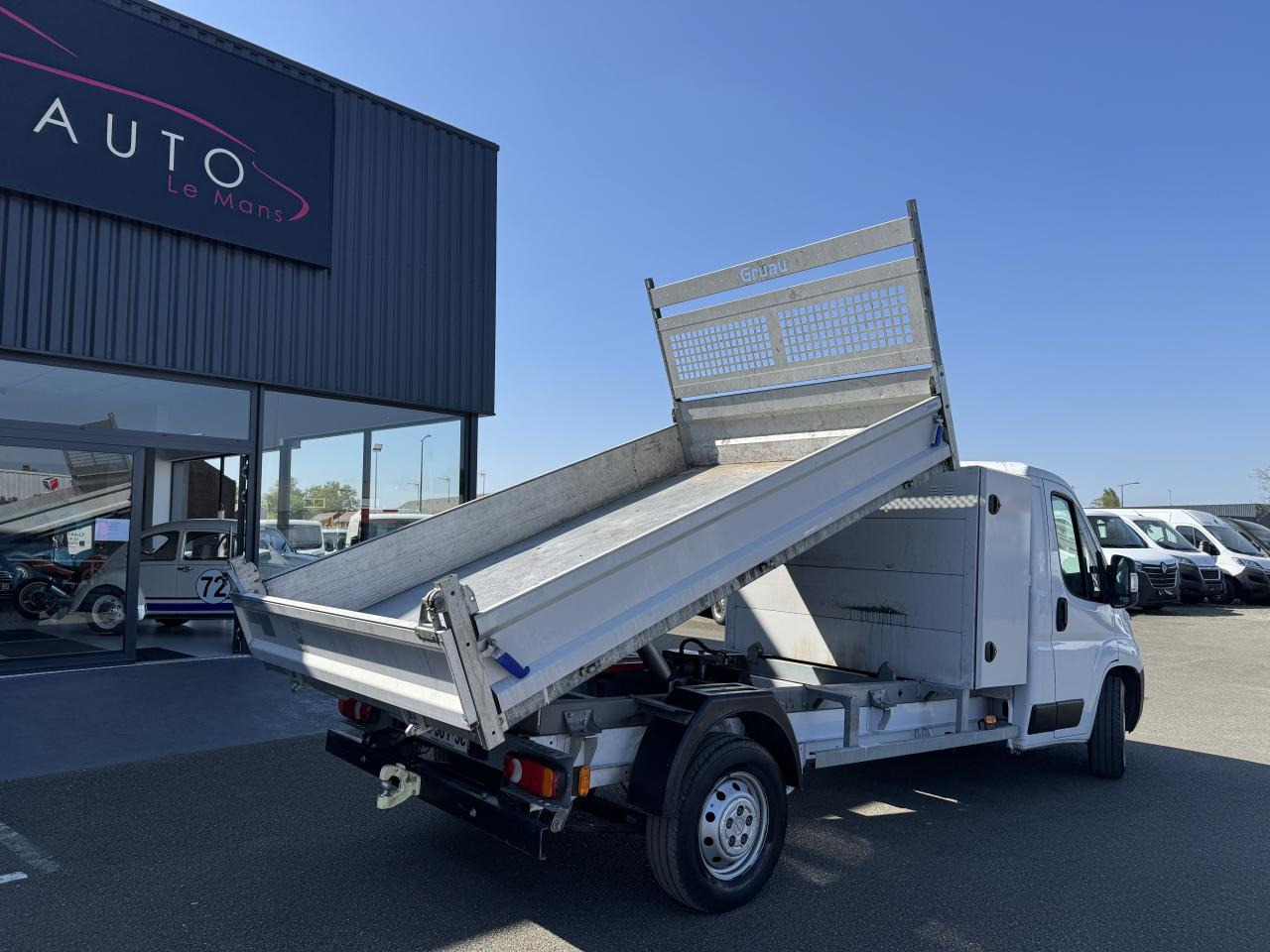 OPEL Movano 3.5t L2.2 BlueHDi Maxi 140CH BENNE COFFRE - Kamioncine vetëshkarkuese: foto 4 OPEL Movano 3.5t L2.2 BlueHDi Maxi 140CH BENNE COFFRE - Kamioncine vetëshkarkuese: foto 4