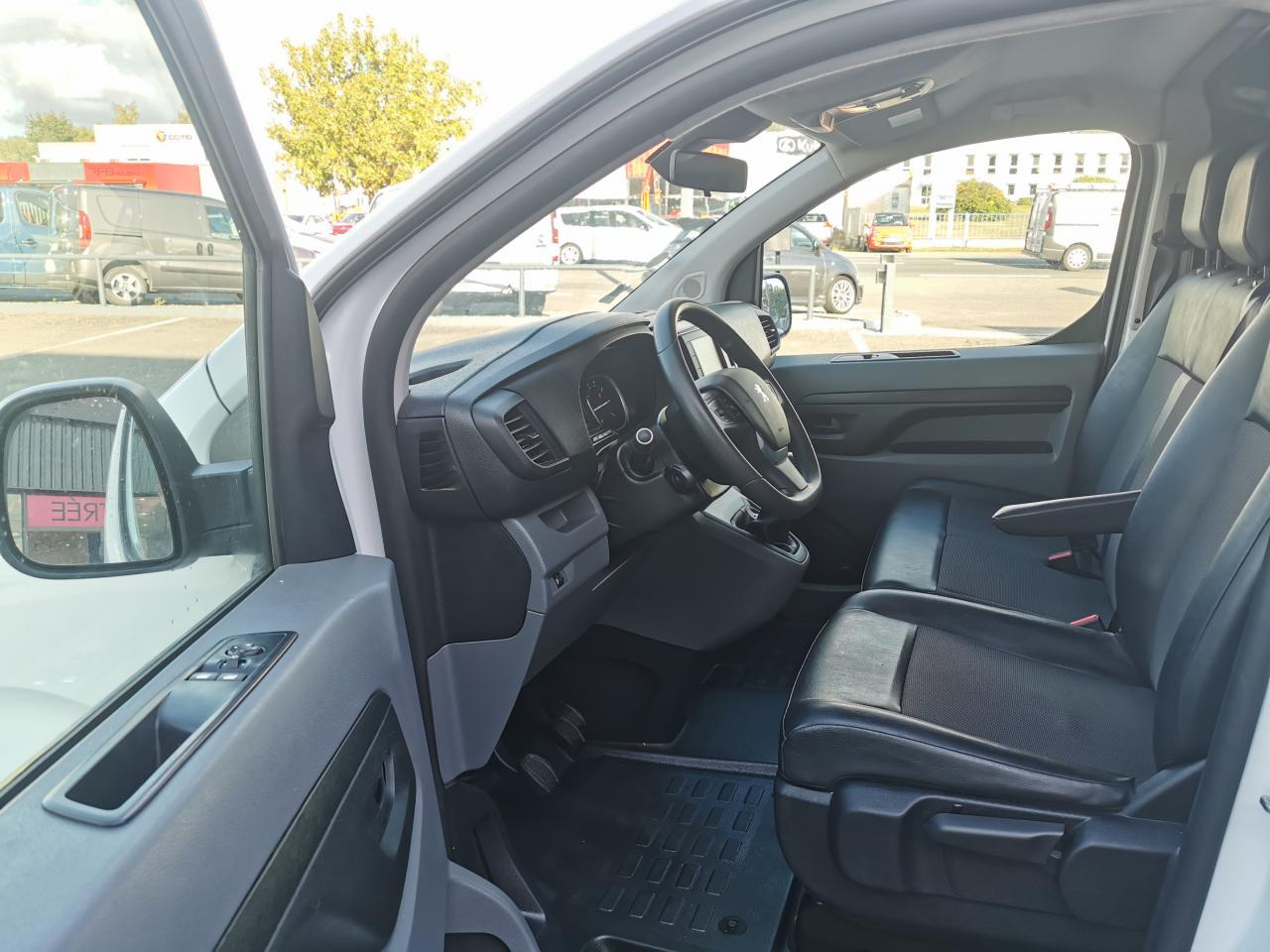 PEUGEOT EXPERT LONG 2.0 HDI 145CH ASPHALT - Furgon: foto 4 PEUGEOT EXPERT LONG 2.0 HDI 145CH ASPHALT - Furgon: foto 4