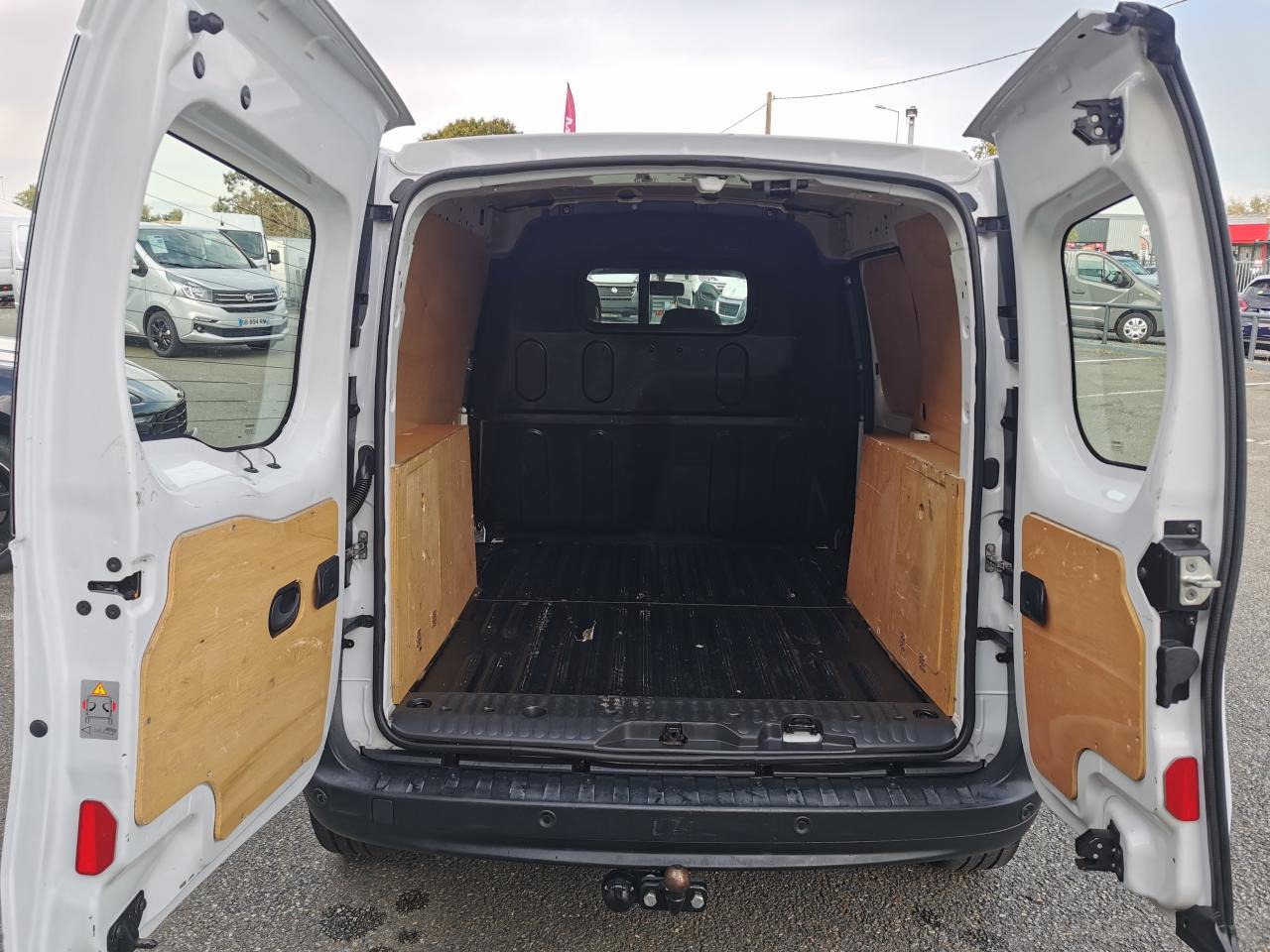 RENAULT Kangoo L1 1.5 Energy dCi - 80 II EXPRESS FOURGON Générique PHASE 2 - Furgon: foto 4 RENAULT Kangoo L1 1.5 Energy dCi - 80 II EXPRESS FOURGON Générique PHASE 2 - Furgon: foto 4