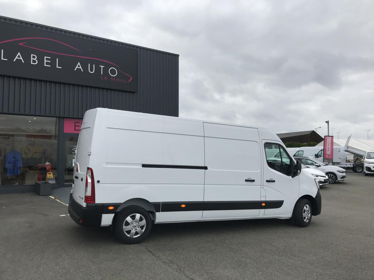 RENAULT Master Confort F3500 L3H2 2.3 Blue dCi - 135 III FOURGON Fourgon L3H2 Traction PHASE 3 - Furgon: foto 5 RENAULT Master Confort F3500 L3H2 2.3 Blue dCi - 135 III FOURGON Fourgon L3H2 Traction PHASE 3 - Furgon: foto 5