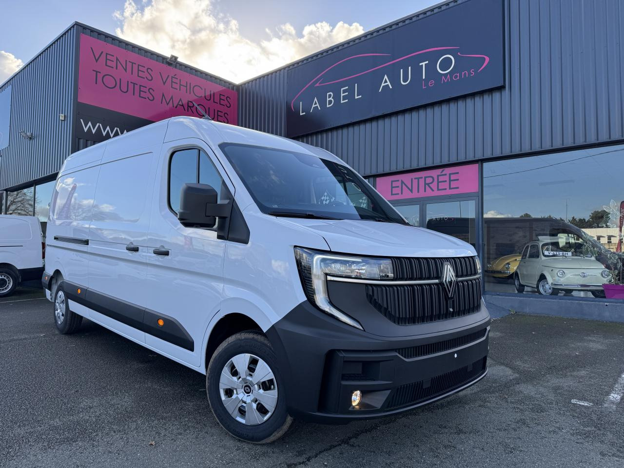RENAULT Master Extra 3t5 L3H2 2.0 Blue dCi - 150 IV FOURGON Fourgon L3H2 Traction - Furgon: foto 1 RENAULT Master Extra 3t5 L3H2 2.0 Blue dCi - 150 IV FOURGON Fourgon L3H2 Traction - Furgon: foto 1
