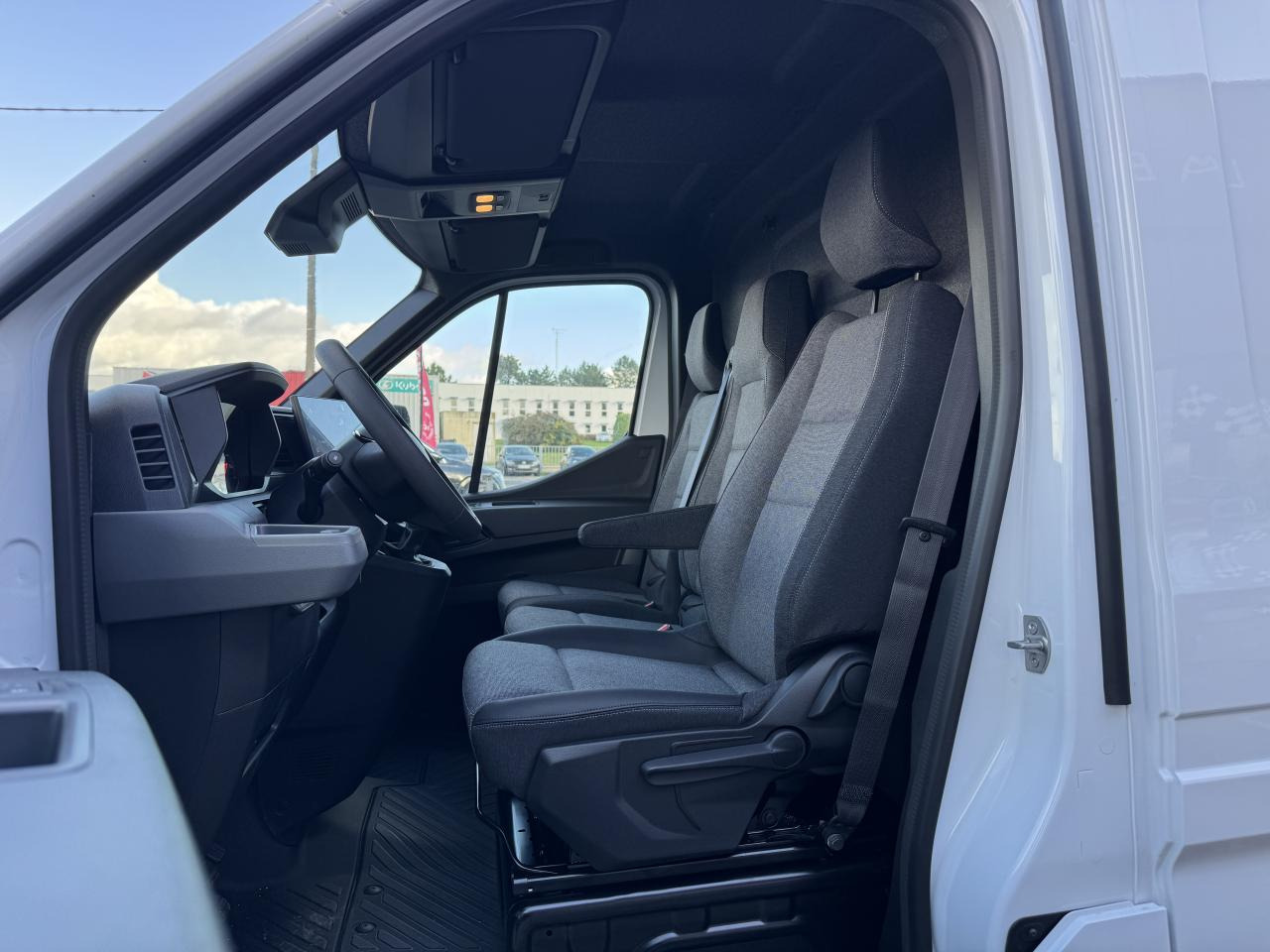 RENAULT Master Extra 3t5 L3H2 2.0 Blue dCi - 150 IV FOURGON Fourgon L3H2 Traction - Furgon: foto 5 RENAULT Master Extra 3t5 L3H2 2.0 Blue dCi - 150 IV FOURGON Fourgon L3H2 Traction - Furgon: foto 5