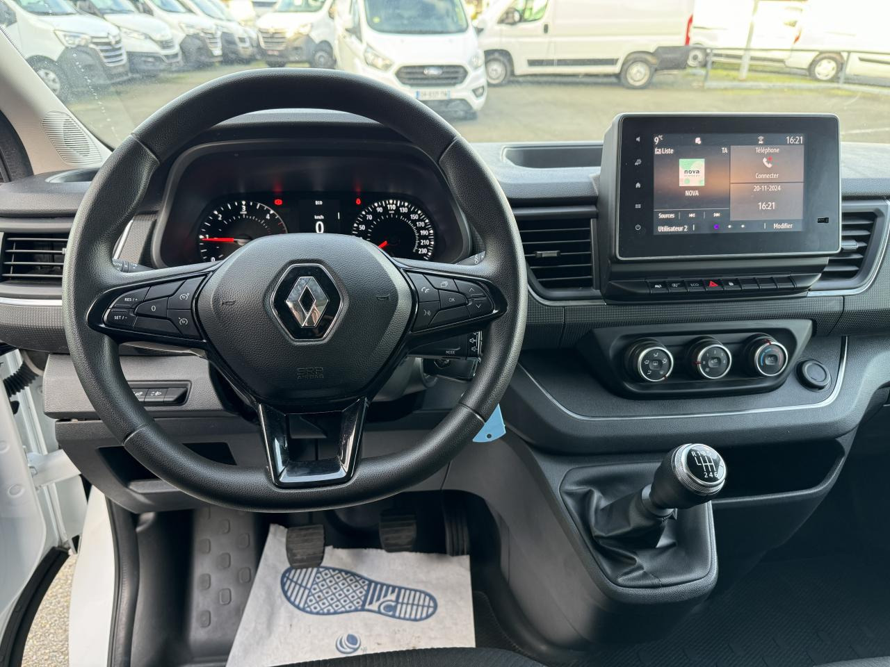 RENAULT Trafic L2H1 3000 Kg 2.0 Blue dCi - 130 III FOURGON Fourgon Grand Confort L2H1 PHASE 3 - Furgon: foto 4 RENAULT Trafic L2H1 3000 Kg 2.0 Blue dCi - 130 III FOURGON Fourgon Grand Confort L2H1 PHASE 3 - Furgon: foto 4