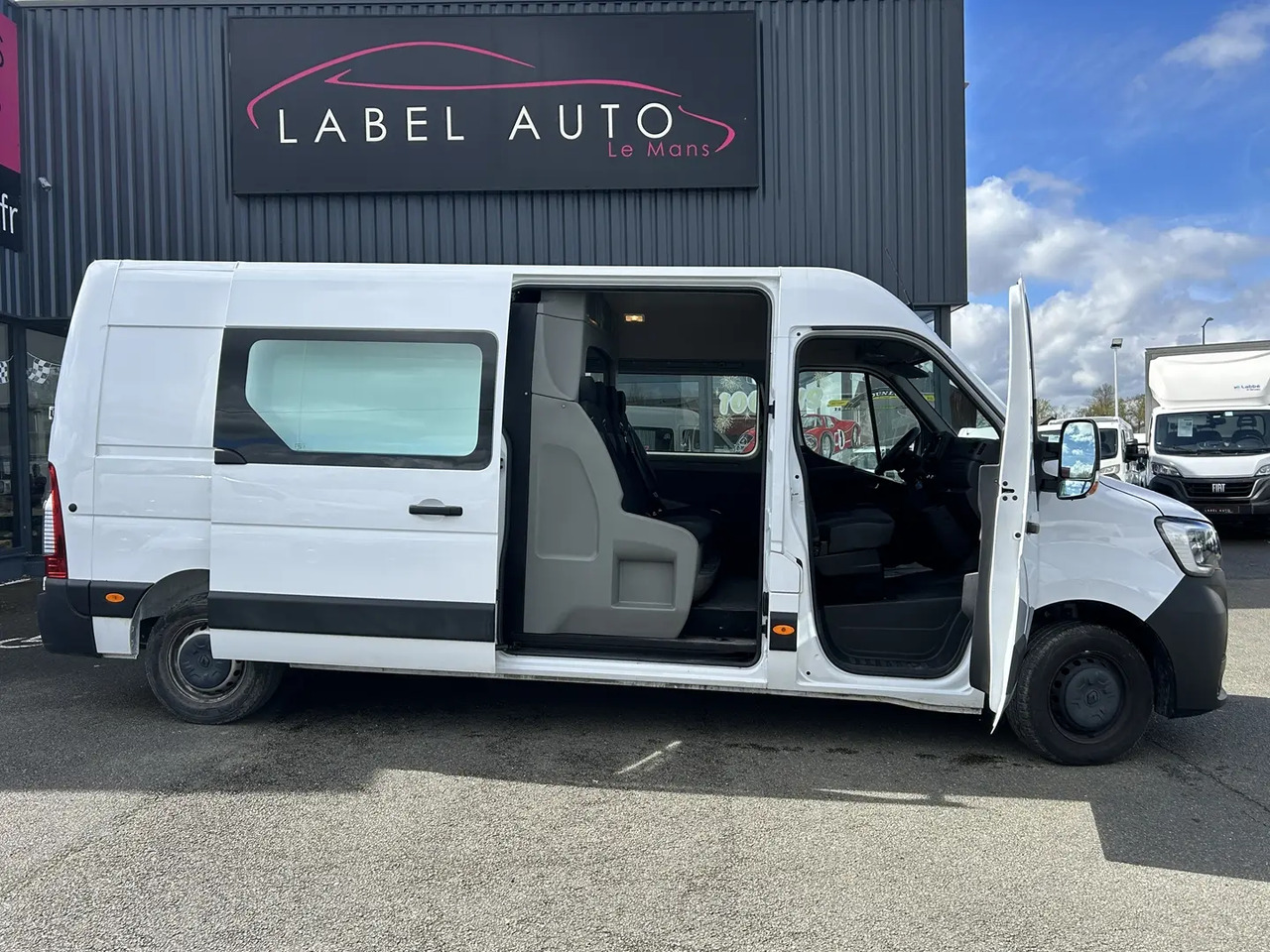 Renault Master F3500 L3H2 2.3 BLUE DCI 135CH CABINE APPROFONDIE GRAND CONFORT - Kamioncine dopio kabinë: foto 1 Renault Master F3500 L3H2 2.3 BLUE DCI 135CH CABINE APPROFONDIE GRAND CONFORT - Kamioncine dopio kabinë: foto 1