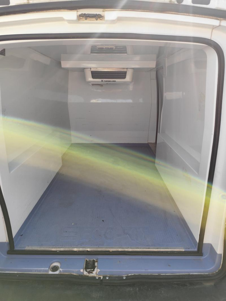 Fiat Scudo 1,2 L1H1 Mjt avec Cellule frigorifique intégrée - Furgon frigorifer: foto 4 Fiat Scudo 1,2 L1H1 Mjt avec Cellule frigorifique intégrée - Furgon frigorifer: foto 4